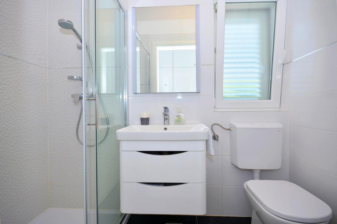 Seas The Day Apartments Podstrana Luaran gambar