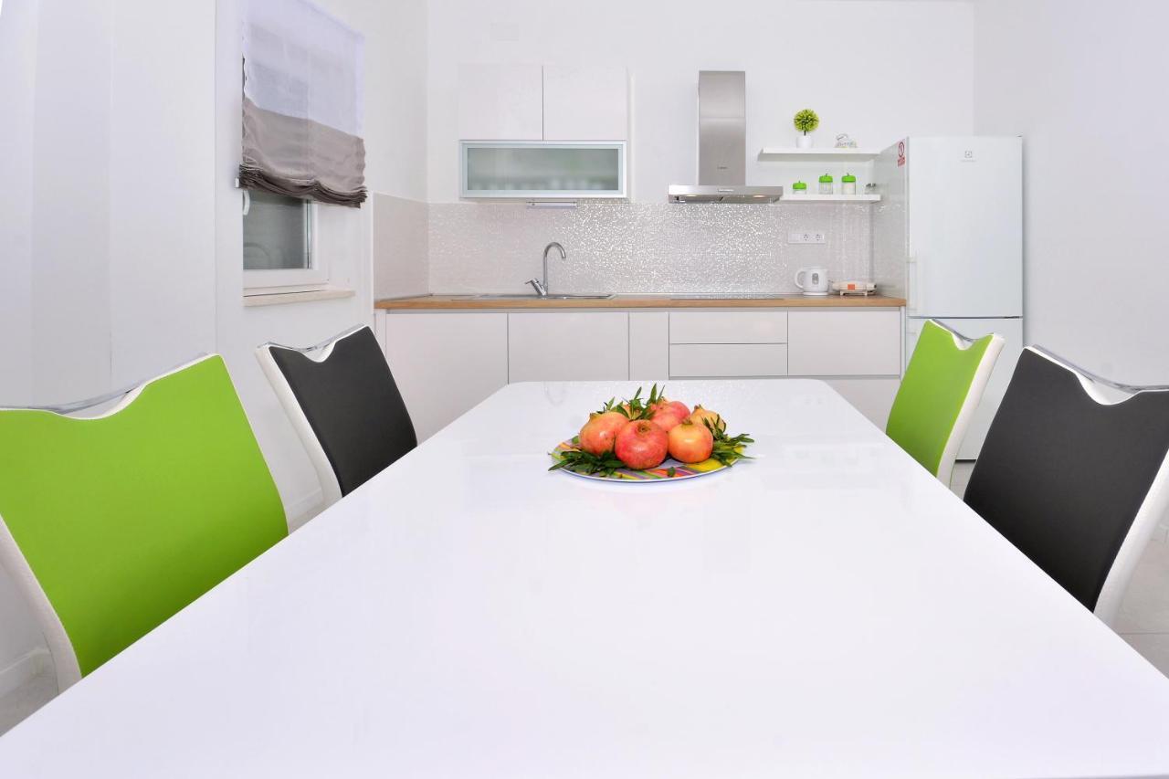 Seas The Day Apartments Podstrana Luaran gambar