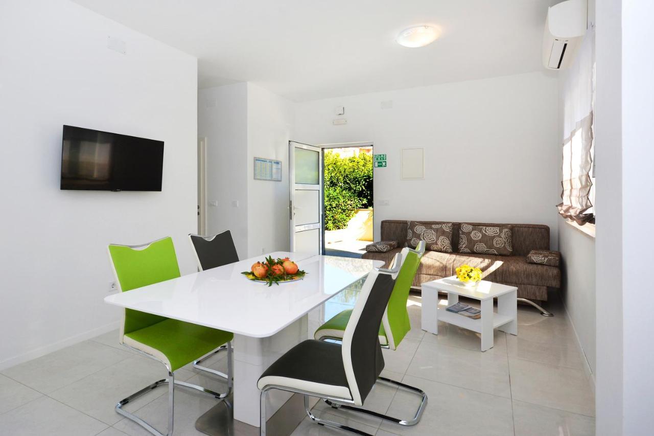 Seas The Day Apartments Podstrana Luaran gambar